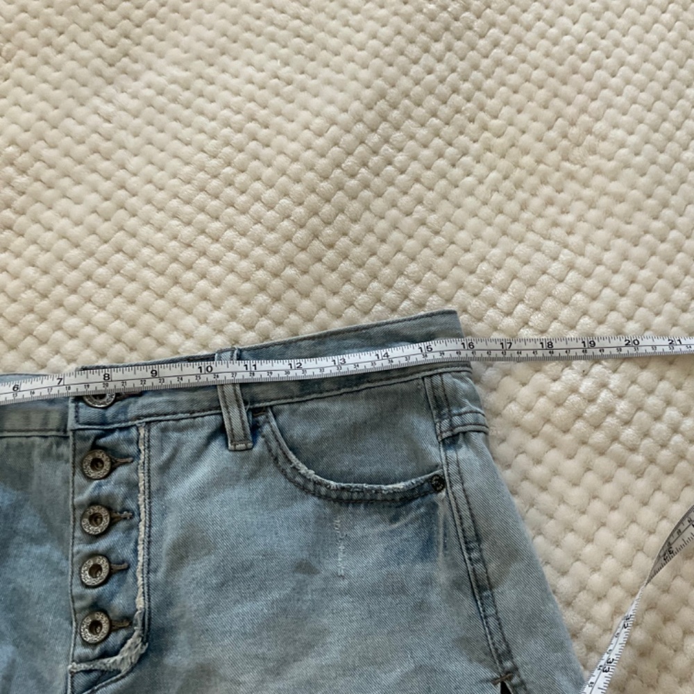 Free People Light‎ Wash Button Fly Distressed Jean Shorts - Size 25 - Picture 7 of 10